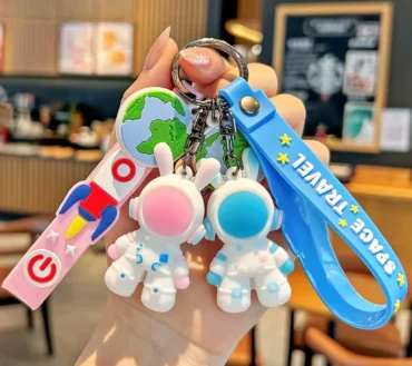 Astronaut Kawaii Bunny KeyChain Spacemen Cute Lovely Pendant Car Key Ring Decoration Cartoon Couple Pendant Friendship Keychain