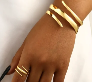 2 Pcs Set Exaggeration Personality Gold Color Spiral Multilayer Bracelet Ring for Women Party Commuting Charms Jewelry Sets Gift